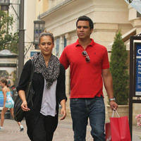 Jessica Alba and Cash Warren go shopping at The Grove | Picture 85954
